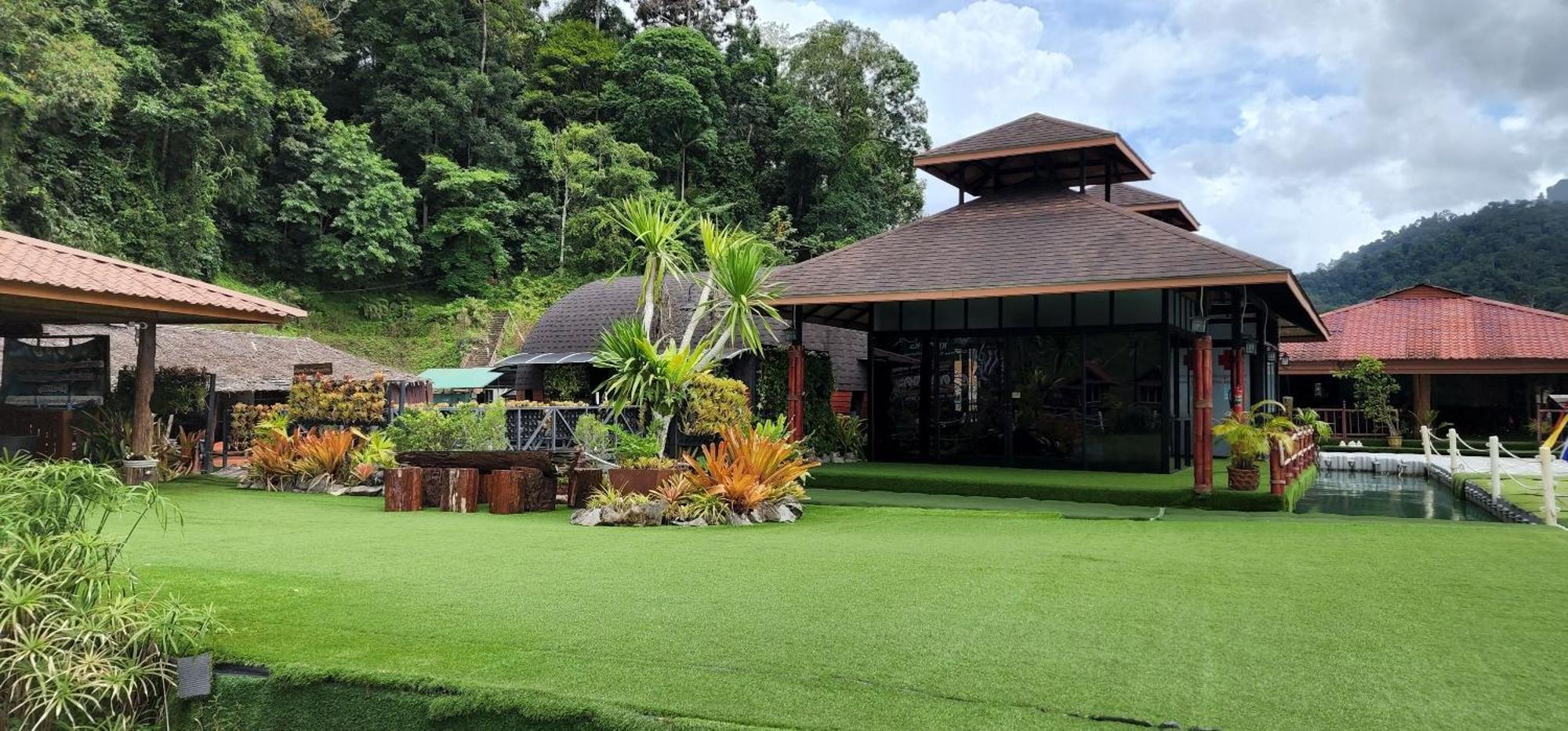 Bed and Breakfast Khaosok Happy House Khao Sok National Park Exterior foto