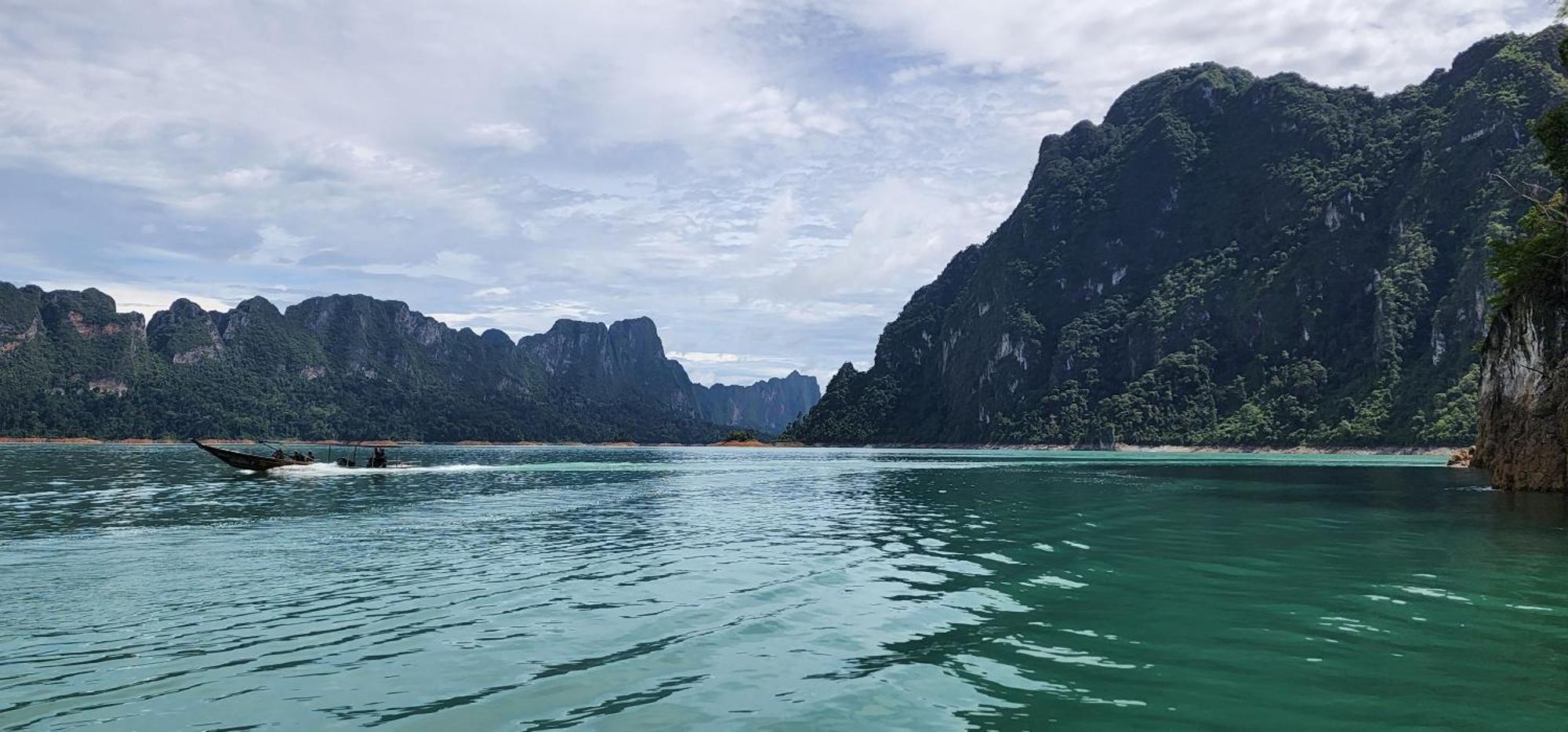 Bed and Breakfast Khaosok Happy House Khao Sok National Park Exterior foto