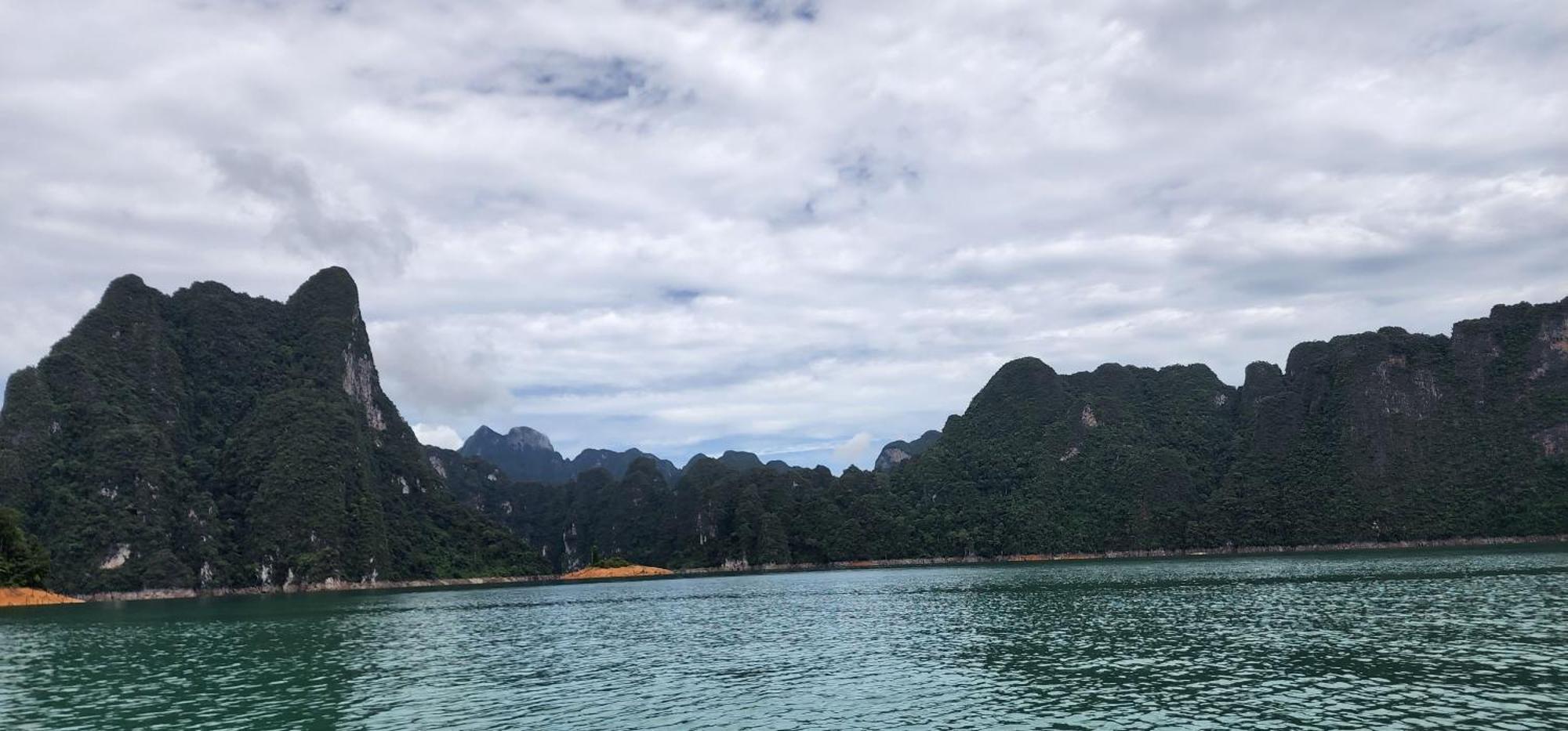 Bed and Breakfast Khaosok Happy House Khao Sok National Park Exterior foto